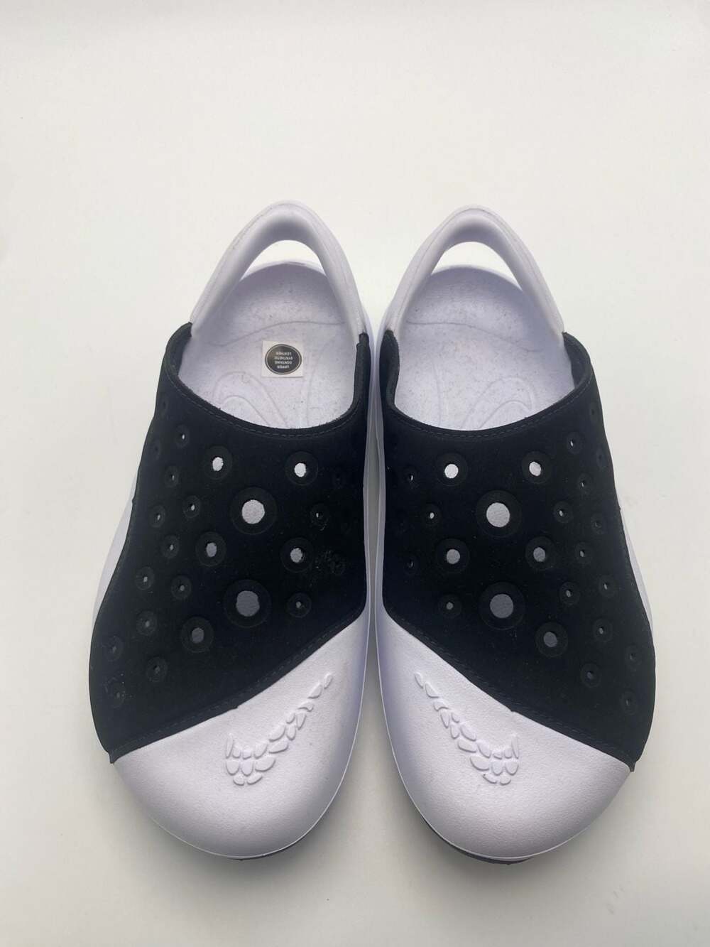 Nike Aquaswoosh Youth Size 2 Black White Water Shoes
